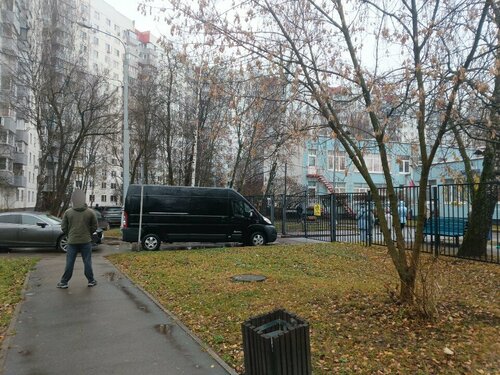 Подход к территории корпуса: Голубинская ул., 13, корп. 2